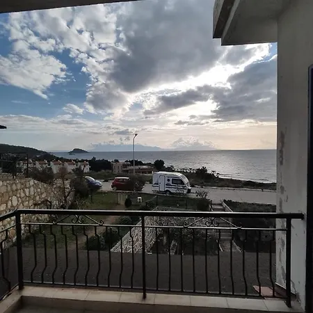 Karanfil 11 * Seferihisar