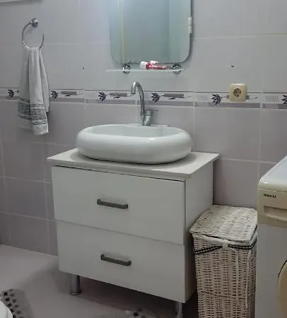 Karanfil 11 * Seferihisar
